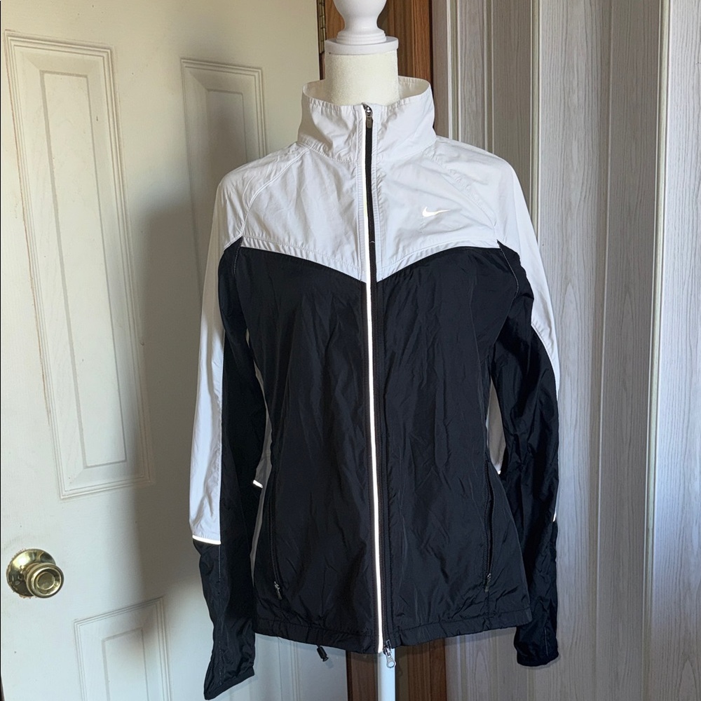 Nike Women's Winter-breaker Jacket Medium